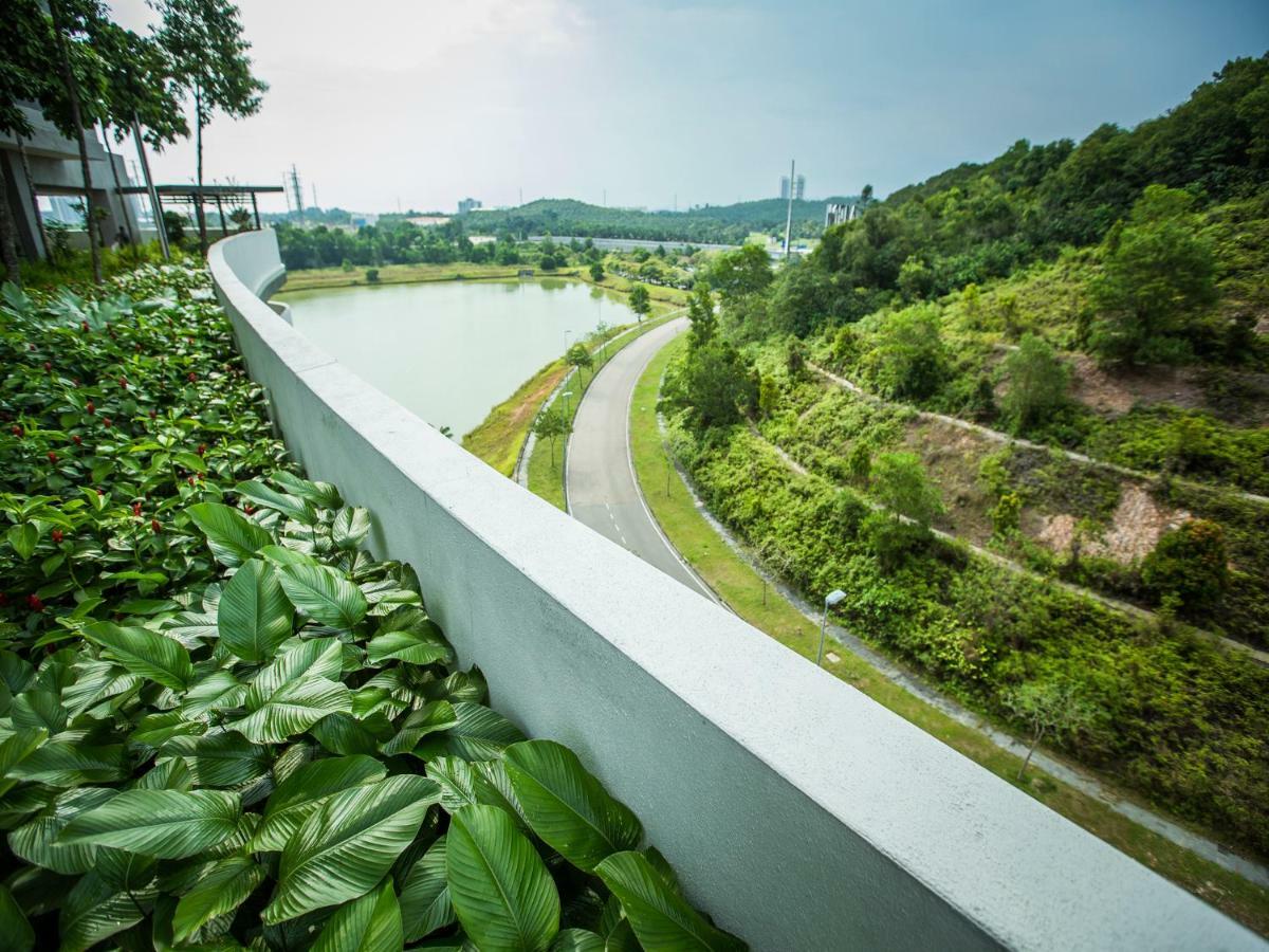 Iskandar Puteri Medini Famous Theme Park Нусаджая Екстериор снимка